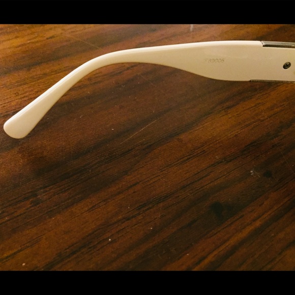 Coach sunglasses for women in excellent condition - Picture 7 of 8